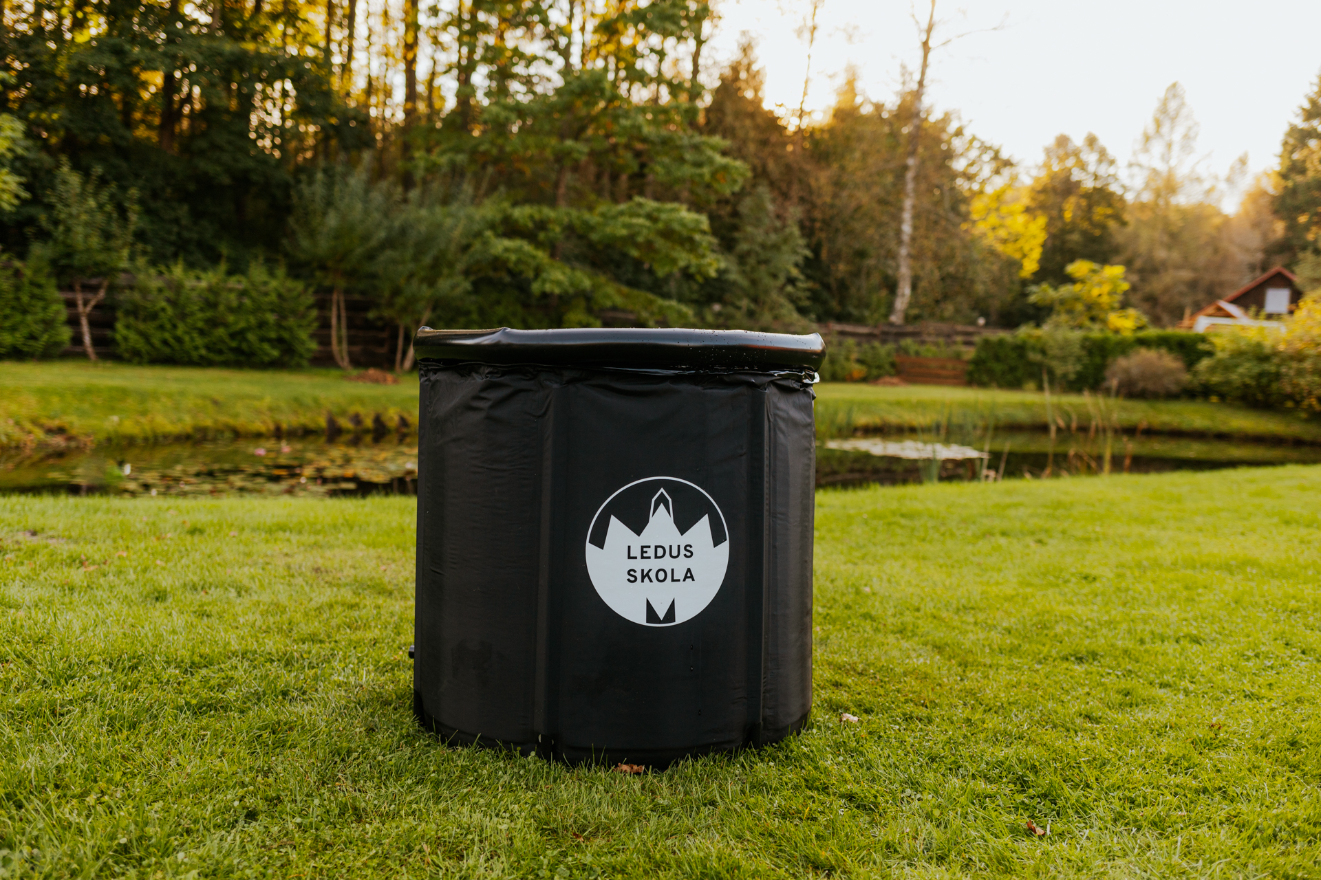 Ledusskolas portatīvā ledusvanna – saliekama aukstuma terapijas vanna (75x75 cm) - Image 11