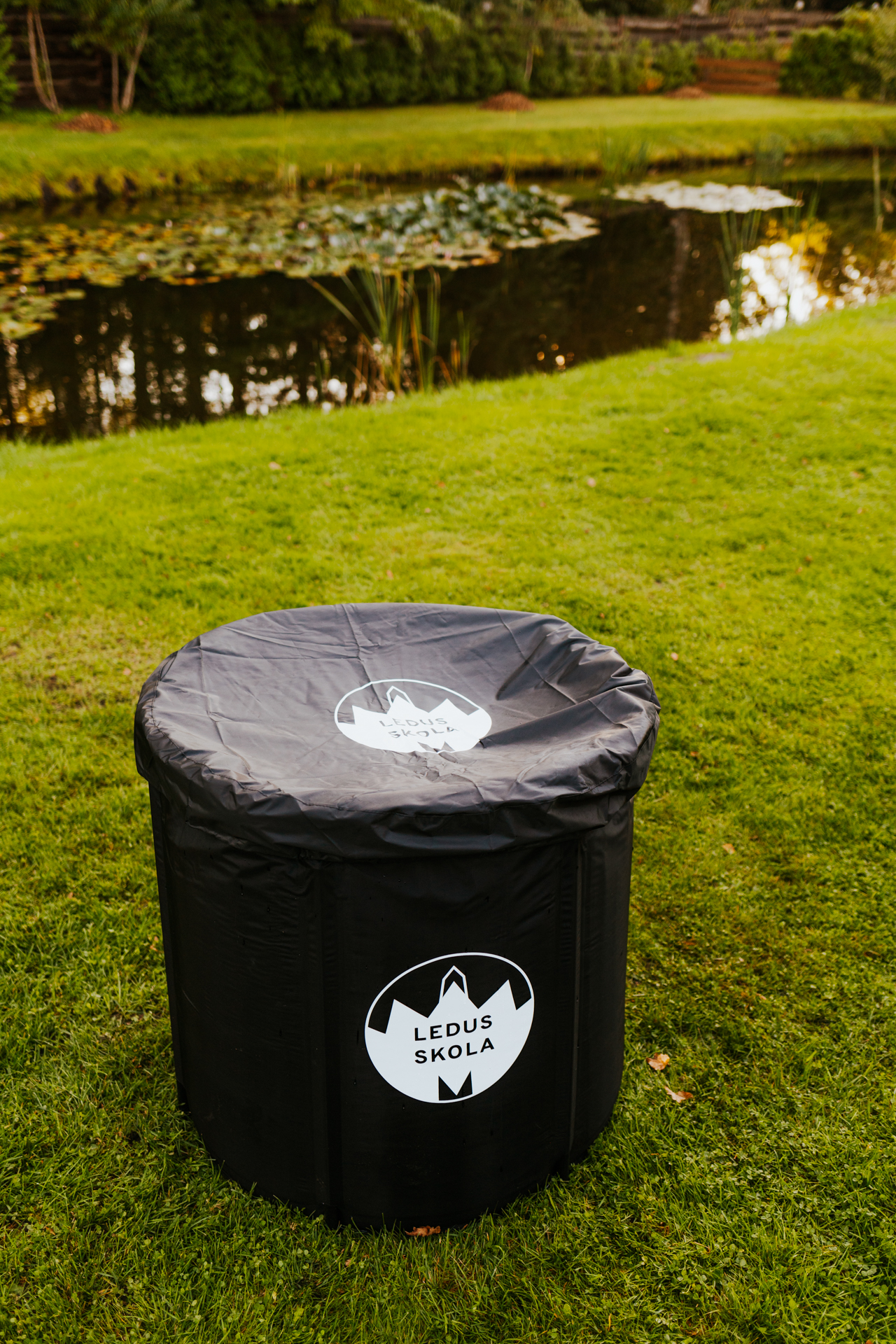 Ledusskolas portatīvā ledusvanna – saliekama aukstuma terapijas vanna (75x75 cm) - Image 10