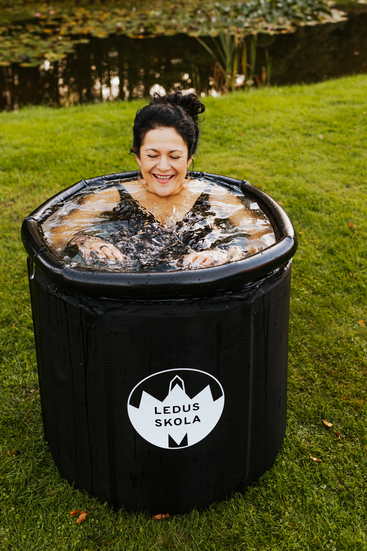 Ledusskolas portatīvā ledusvanna – saliekama aukstuma terapijas vanna (75x75 cm)